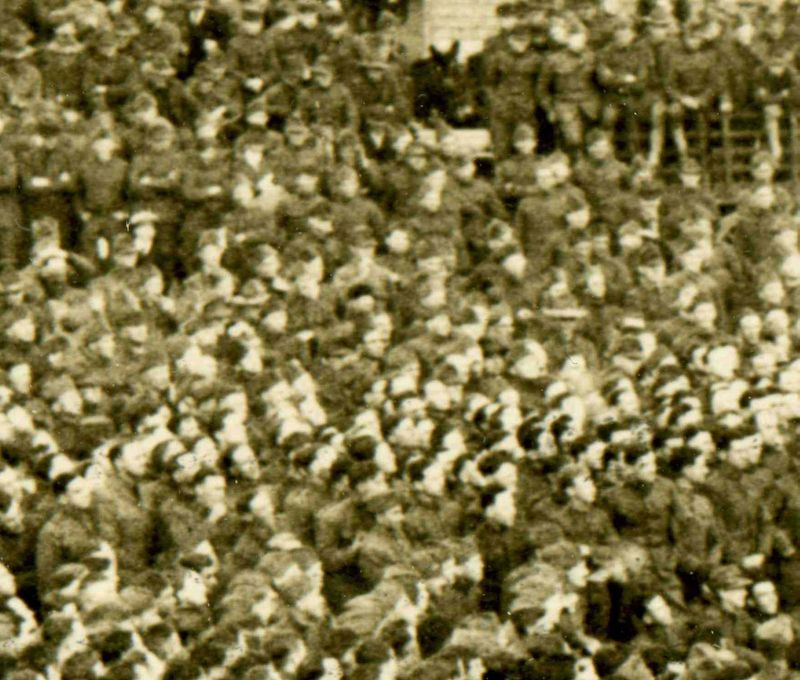 000-ebay--Nov6 boxing crowd999