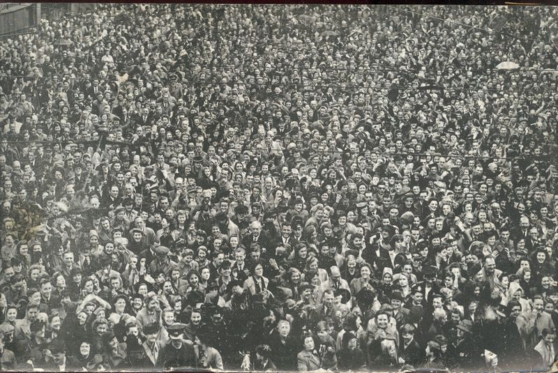 ===blog==aug 10--crowd