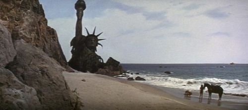 Planet-of-the-apes-statue-of-liberty