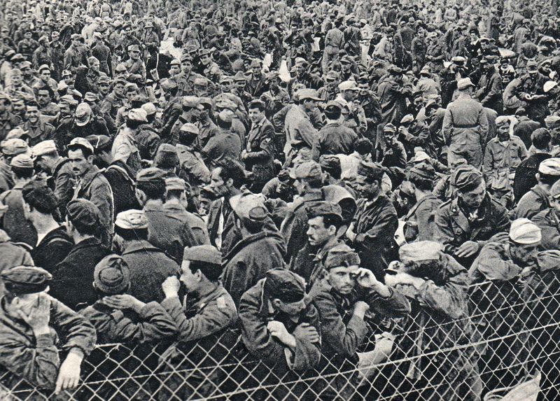 000 crowds tunisia 1018