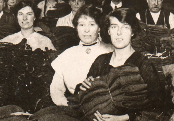 WWI--e--women pants det682