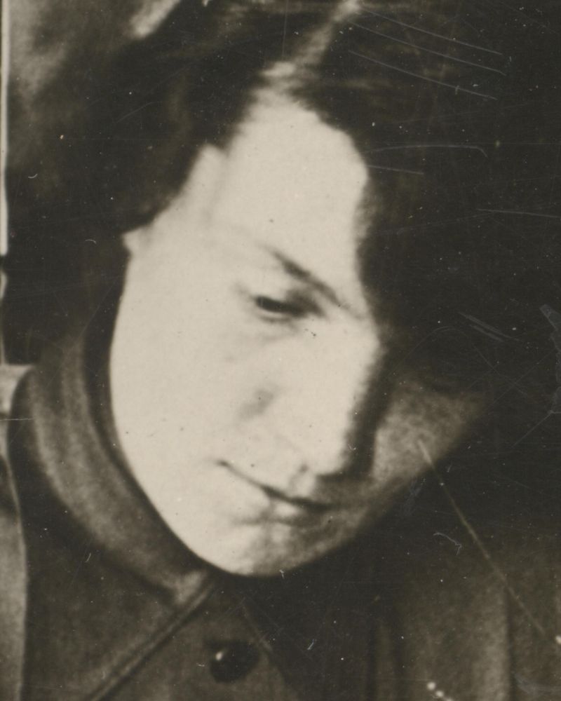 1 april 27 women adding det