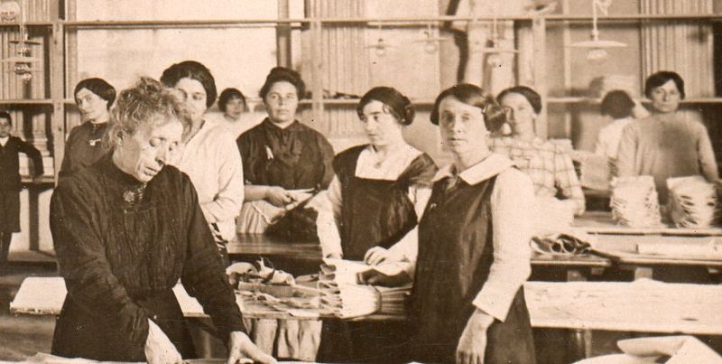 WWI--e--women italy det681