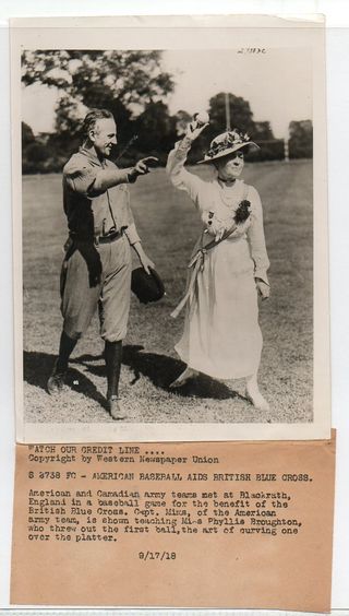 WWI--e--women-baseball672