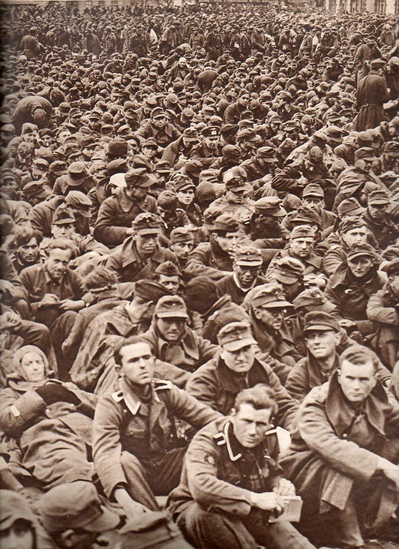 Crowds--German prisoners-right-804 Crowds--German prisoners-right-804