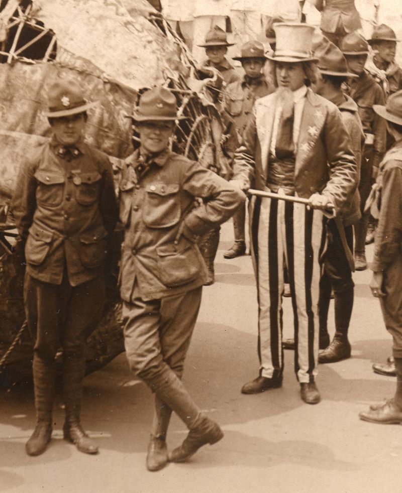 WwI--photos--flags parade b040