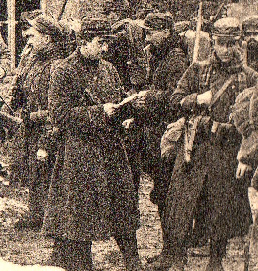 WWI photogravure--soldiers waiting det060