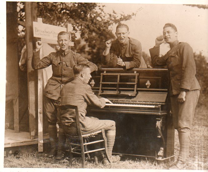 WWI  piano250