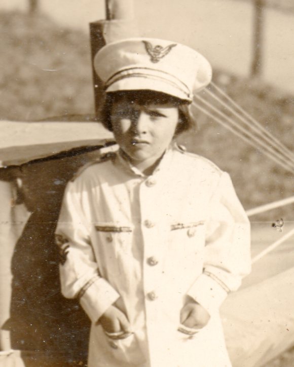 WWI photo--girl submarine250