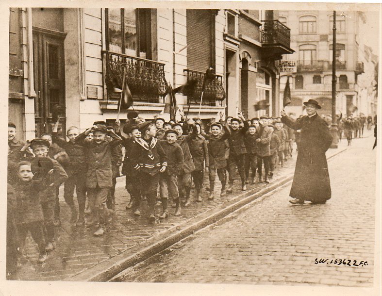 WWI children's parade175