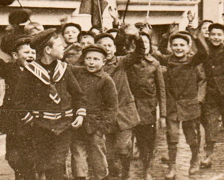 WWI children's parade177