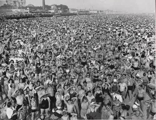 Weegee_-_Coney_Island-big
