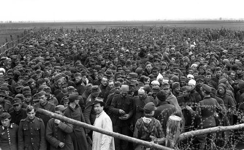 Crowds german prisoner