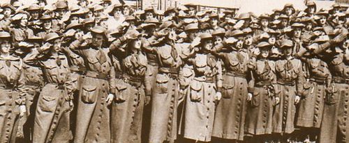 WWI Photo WOmen saluting174