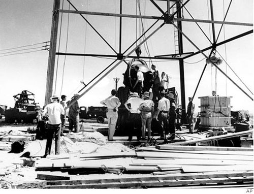 Atomic bomb trinity tower