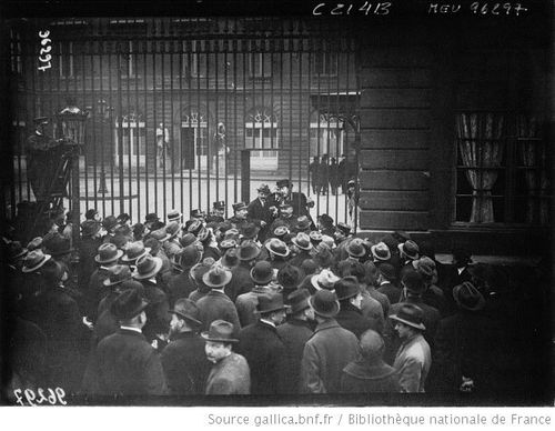 Einstein Gallica crowd Einstein Gallica crowd