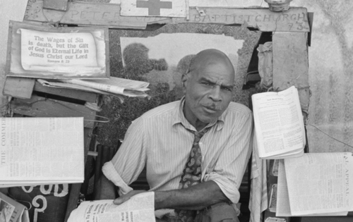 Newsstand--LC--Russell Lee detail