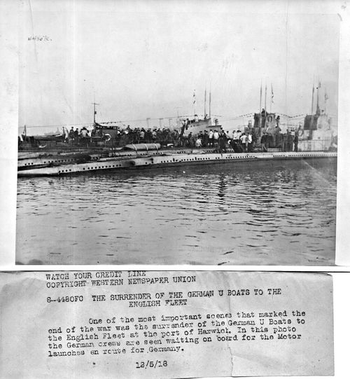WWI Sub surrender085