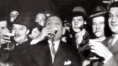 Mencken drinking beer