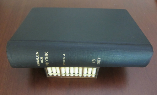 Einstein 1907 full book